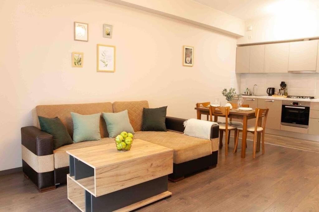 Gg Home - Cozy 1 Bedroom Apartment On Kazbegi Avenue 15 Tbilisi Esterno foto